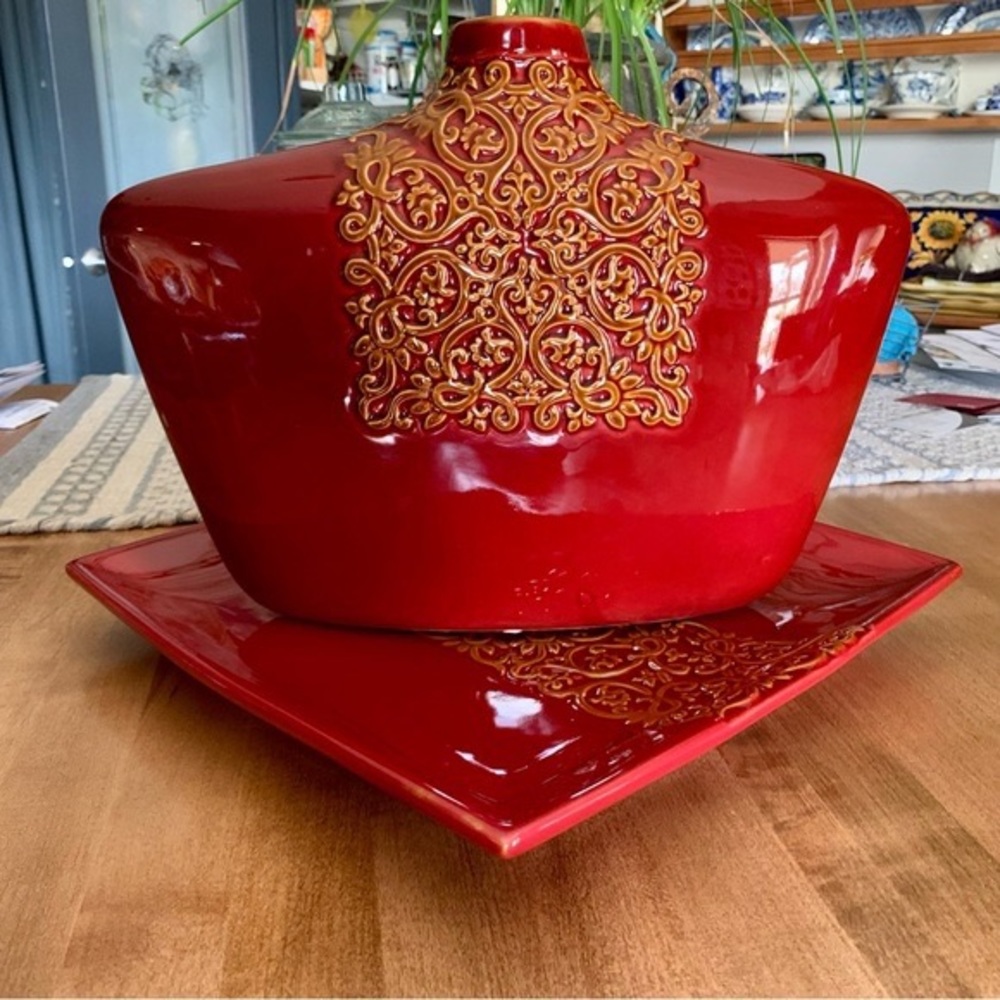 Ceramic Vase Style Maroon Dress Vase with Gold Accents decor decoration home
